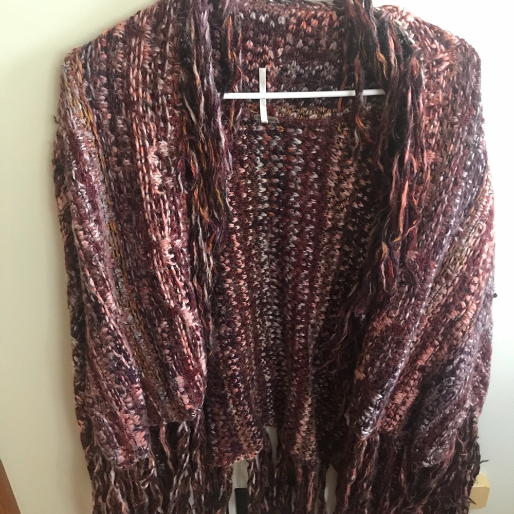 MUST GO! 🌿 Free People Fringe Sweater